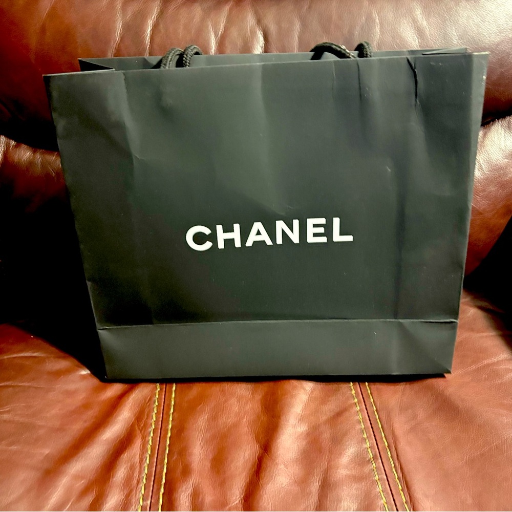 New Chanel Large Gift Bag Empty Paper Shopping Tote 13 X 11